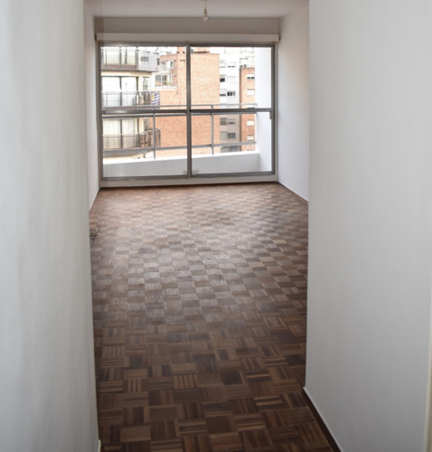 Alquiler De Apartamento 1 Dormitorio Con Balcón En Pocitos  