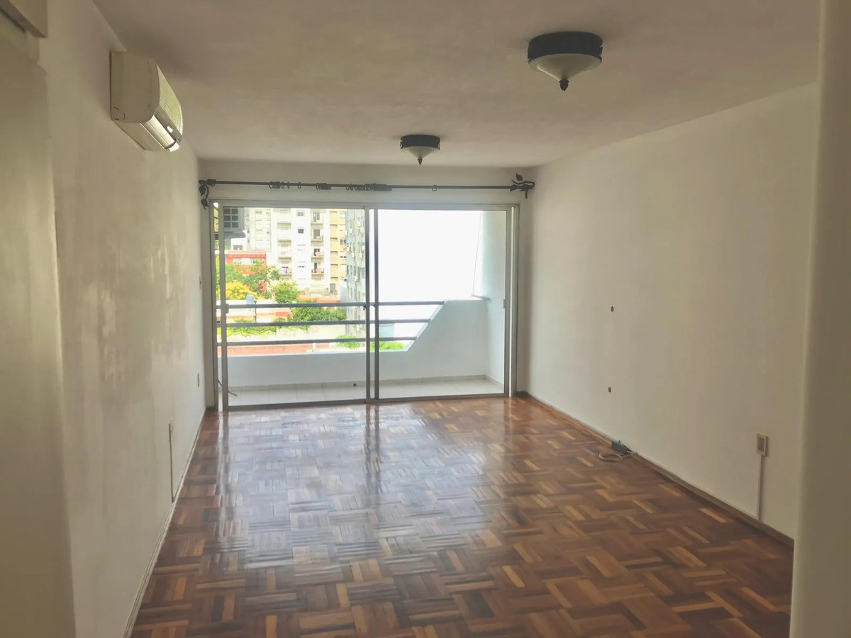Alquiler Apartamento 1 Dormitorio Amplio Con Garaje En Pocitos