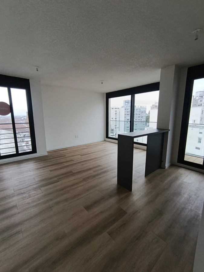 Venta Apartamento 2 Dormitorios Excelente Ubicación En Tres Cruces