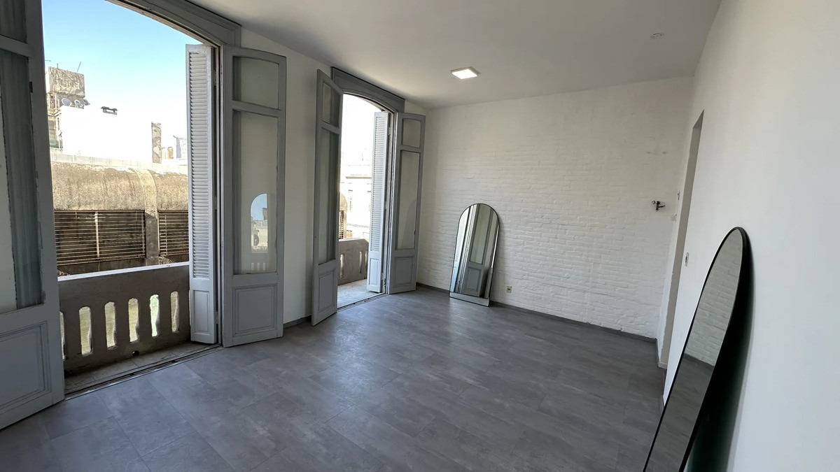 Alquiler Apartamento De 2 Dormitorios Amplio Excelente Estado En Ciudad Vieja