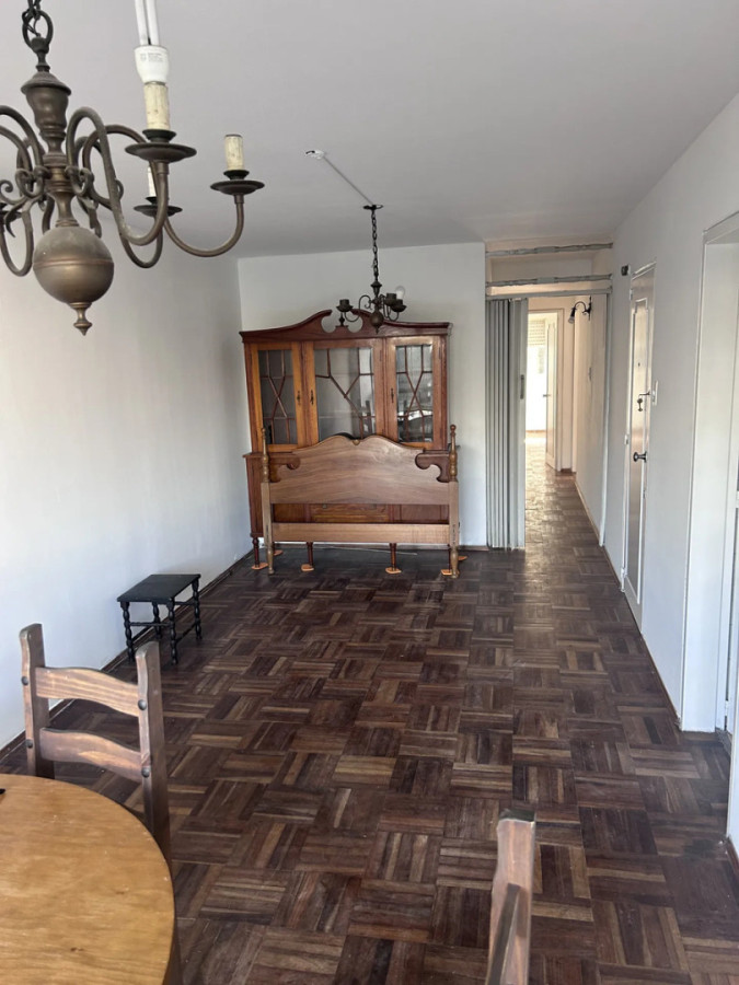 Alquiler Apartamento 2 Dormitorios Al Frente Amplio y Luminoso En Centro