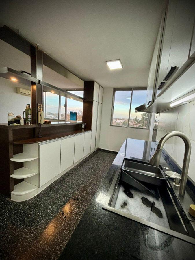 Venta Apartamento A Nuevo Muy Luminoso 3 Dormitorios En Malvin Norte