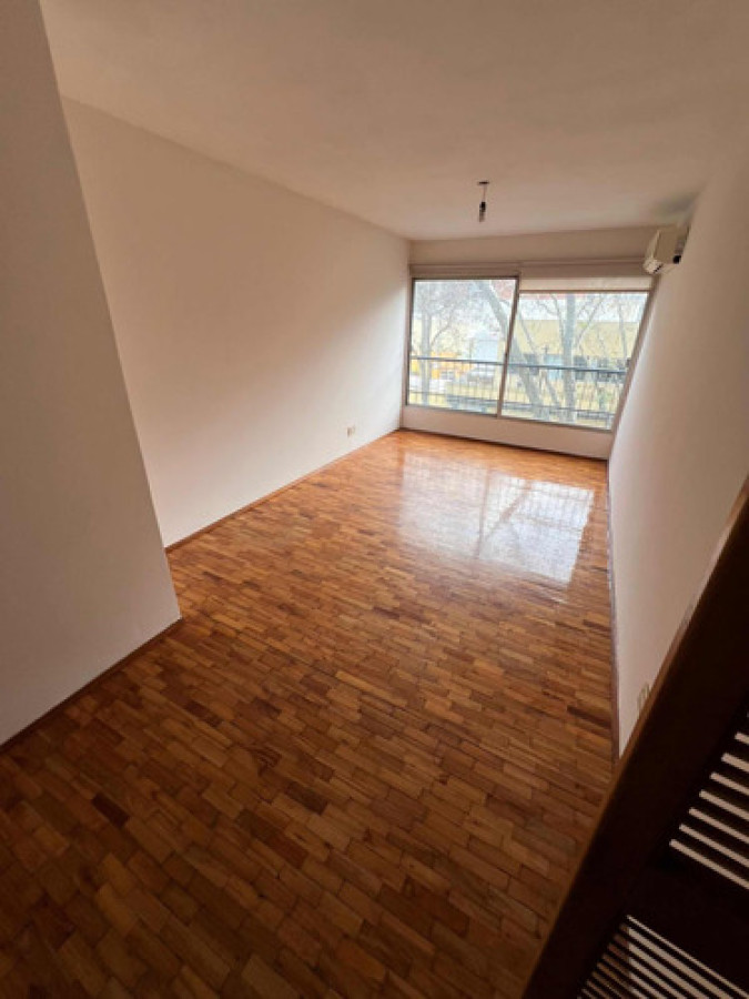 Alquiler apartamento 2 dormitorios y balcón en Palermo