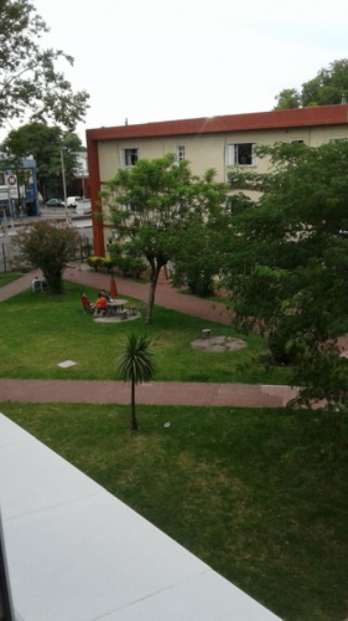 Alquiler Apartamento 2 Dormitorios Curva Maroñas, Frente A Supermercado Disco