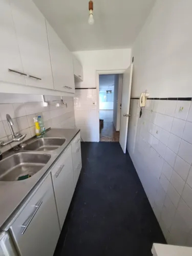 Hermoso Apartamento De 2 Dorm Con Vista a La Rambla