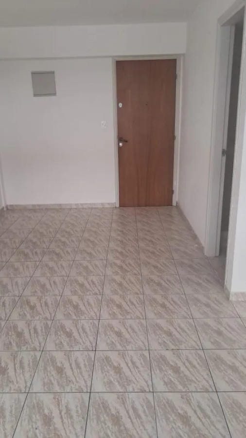Alquiler Monoambiente Al Frente Bajos Gastos En Tres Cruces
