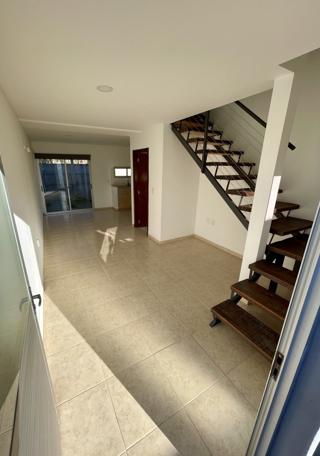 Excelente Duplex de 2 dormitorios 2 baños en Malvin Norte