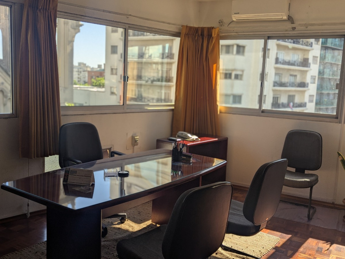 Apartamento Torre El Gaucho Para Oficina O Consultorio Vista A 18 De Julio