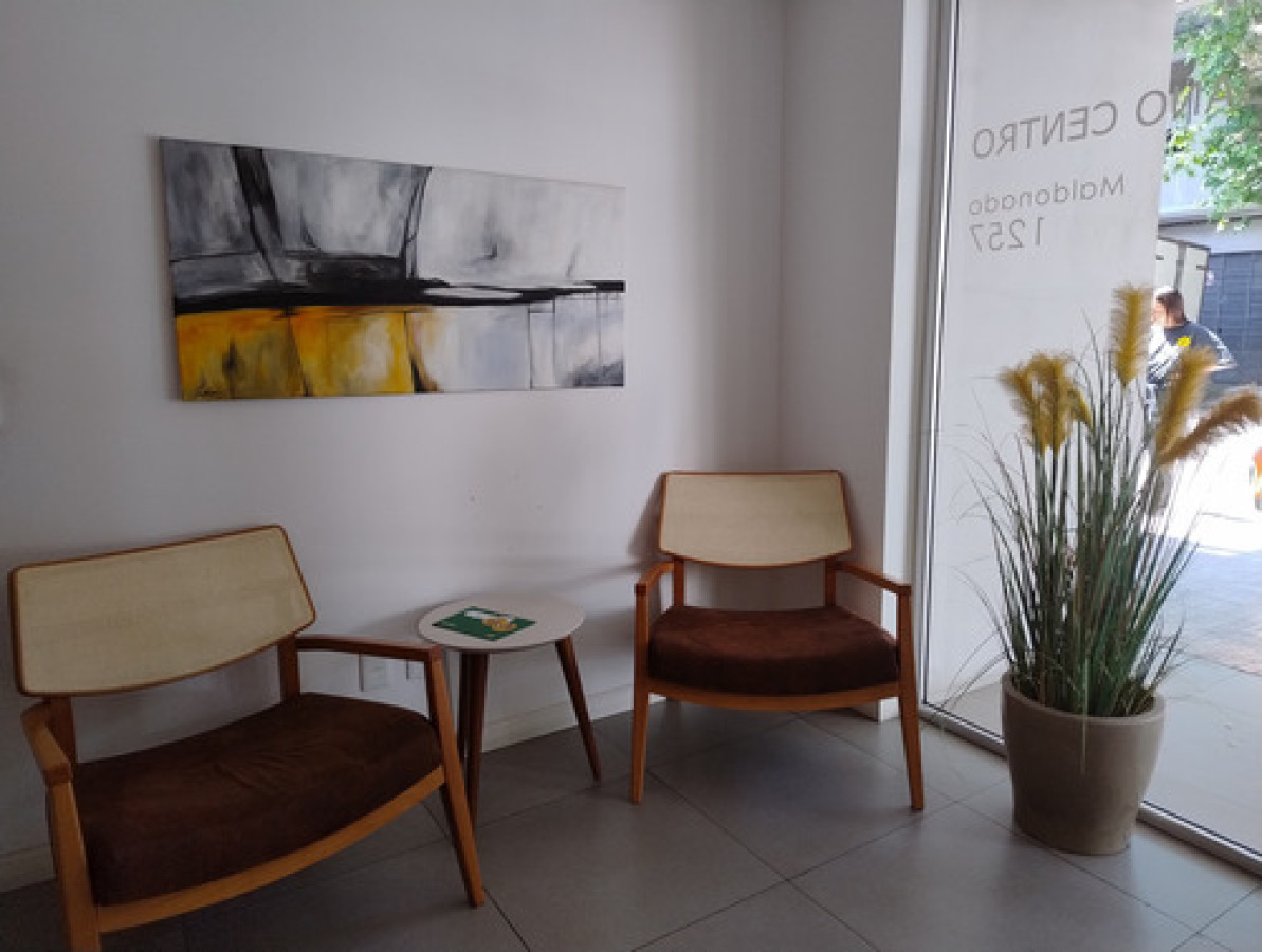 Alquilo apartamento centro con 2 dormitorios