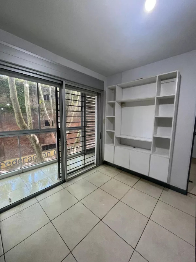 Hermoso Apartamento De 1 Dorm Con Balcón y Cochera