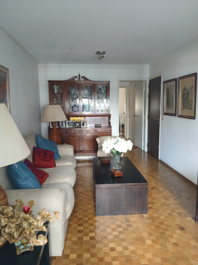 Hermoso Apartamento De 1 Dorm Amueblado Con Balcón  