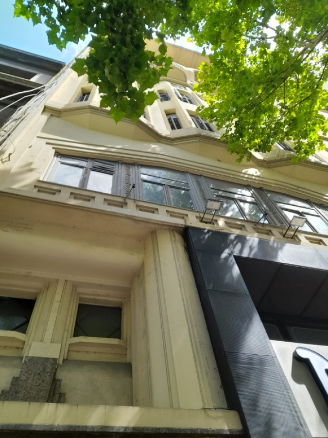 Lindo Apartamento De 5 Dorm 2 Baños Con Balcón 
