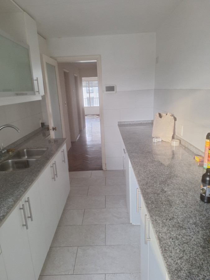 Alquiler Apartamento Con Excelente Vista 2 Dormitorios Balcón En Pocitos