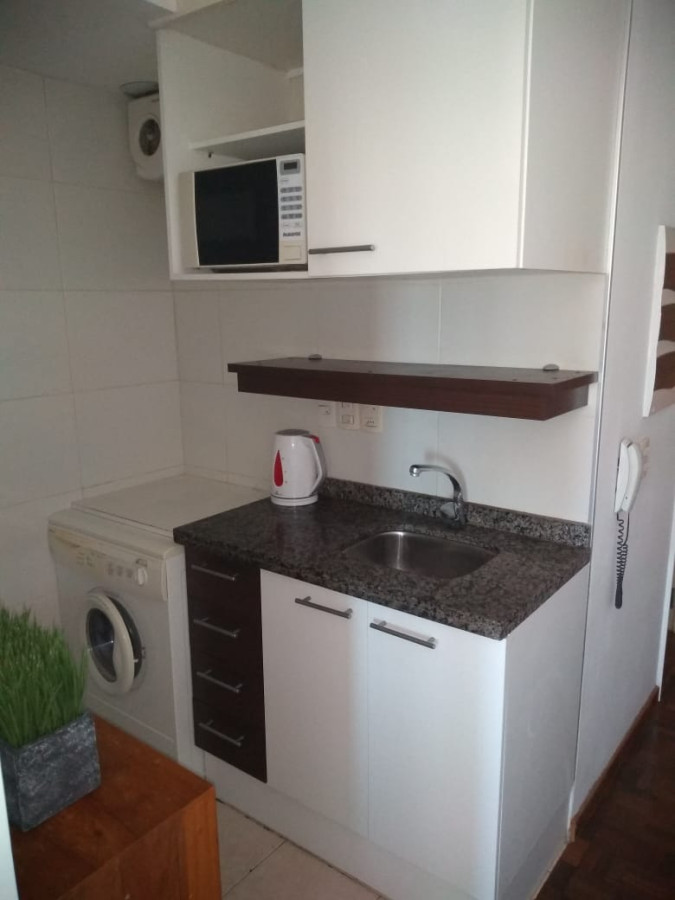Alquiler Monoambiente Amoblado Con Balcón En Pocitos