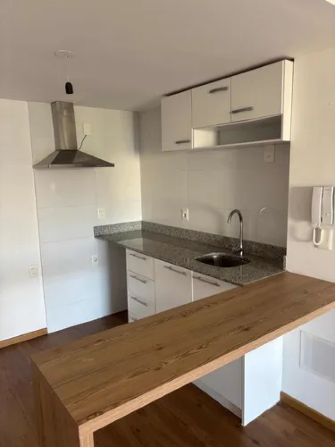 Alquiler Apartamento Parque Rodó 1 Dormitorio, Balcón y Garaje