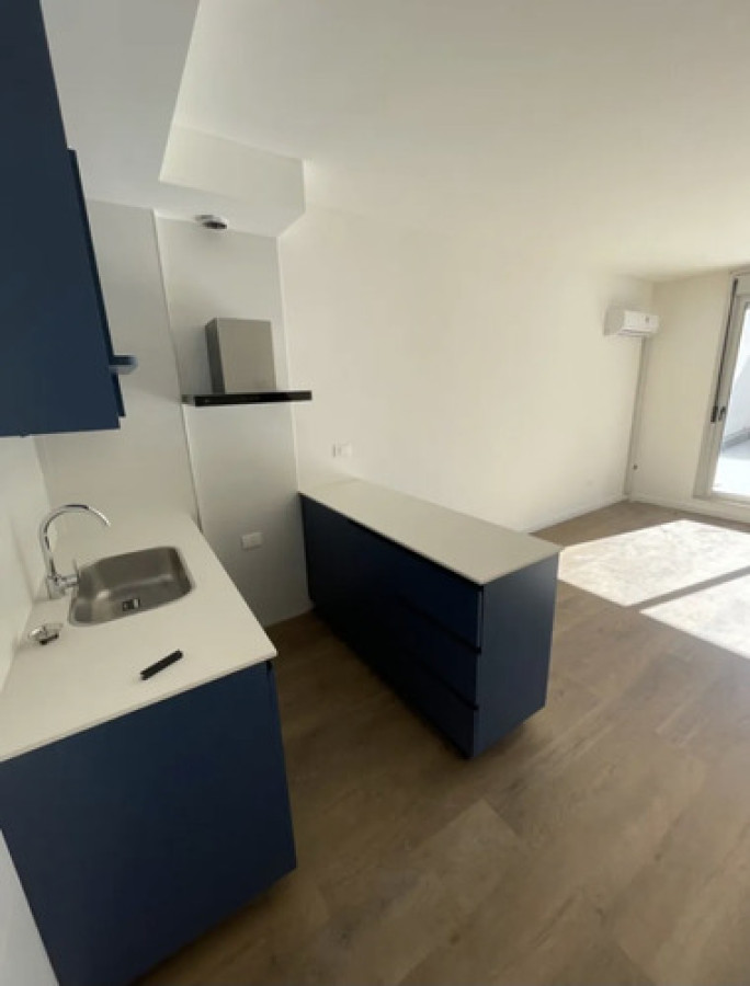 Alquiler Apartamento Cordón, 2 Dormitorios, Balcón, Al Frente