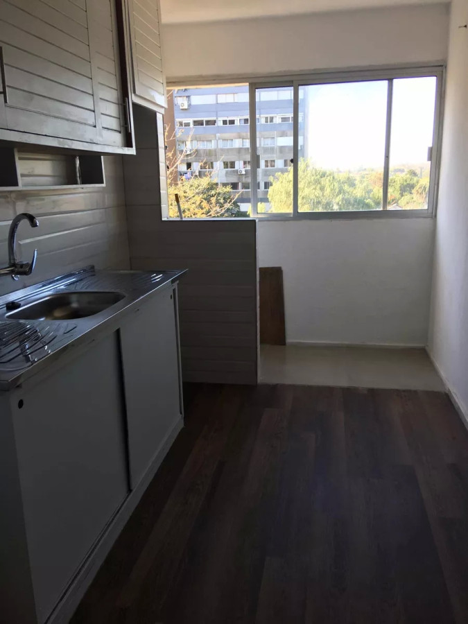 Venta Apartamento Con Renta 3 Dormitorios En Complejo En Malvin Norte