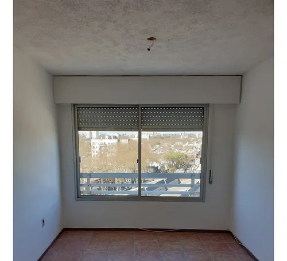 En Venta Hermoso Apartamento Muy Luminoso 2 Dormitorios Al Frente En Reducto