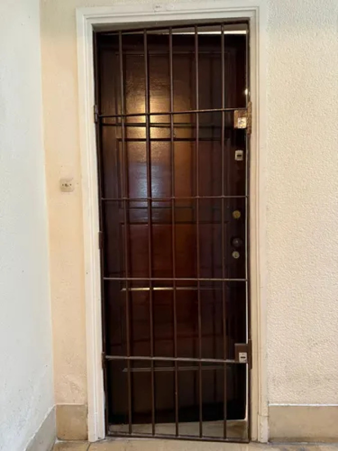 En Venta Apartamento 2 Dormitorios Y Patio En Centro De Montevideo