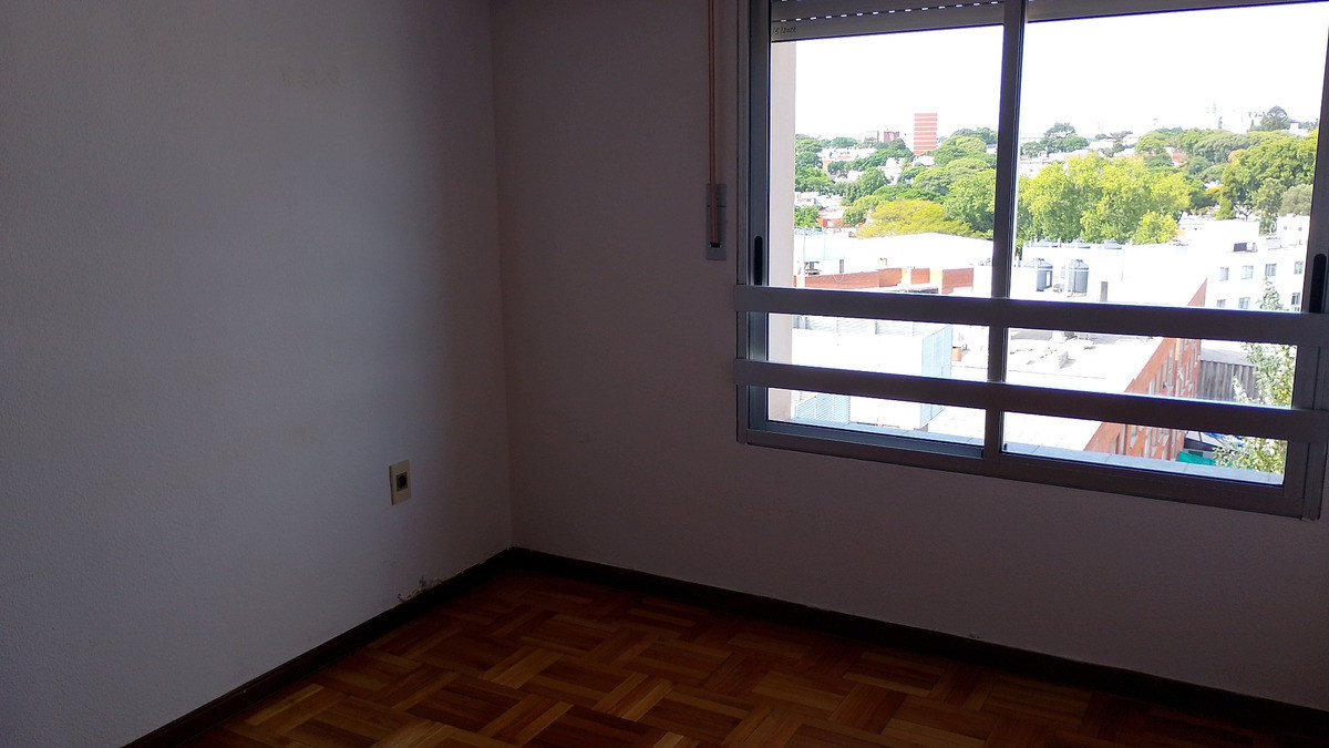Alquiler De Apartamento 2 Dormitorios Terraza Excelente En Larrañaga