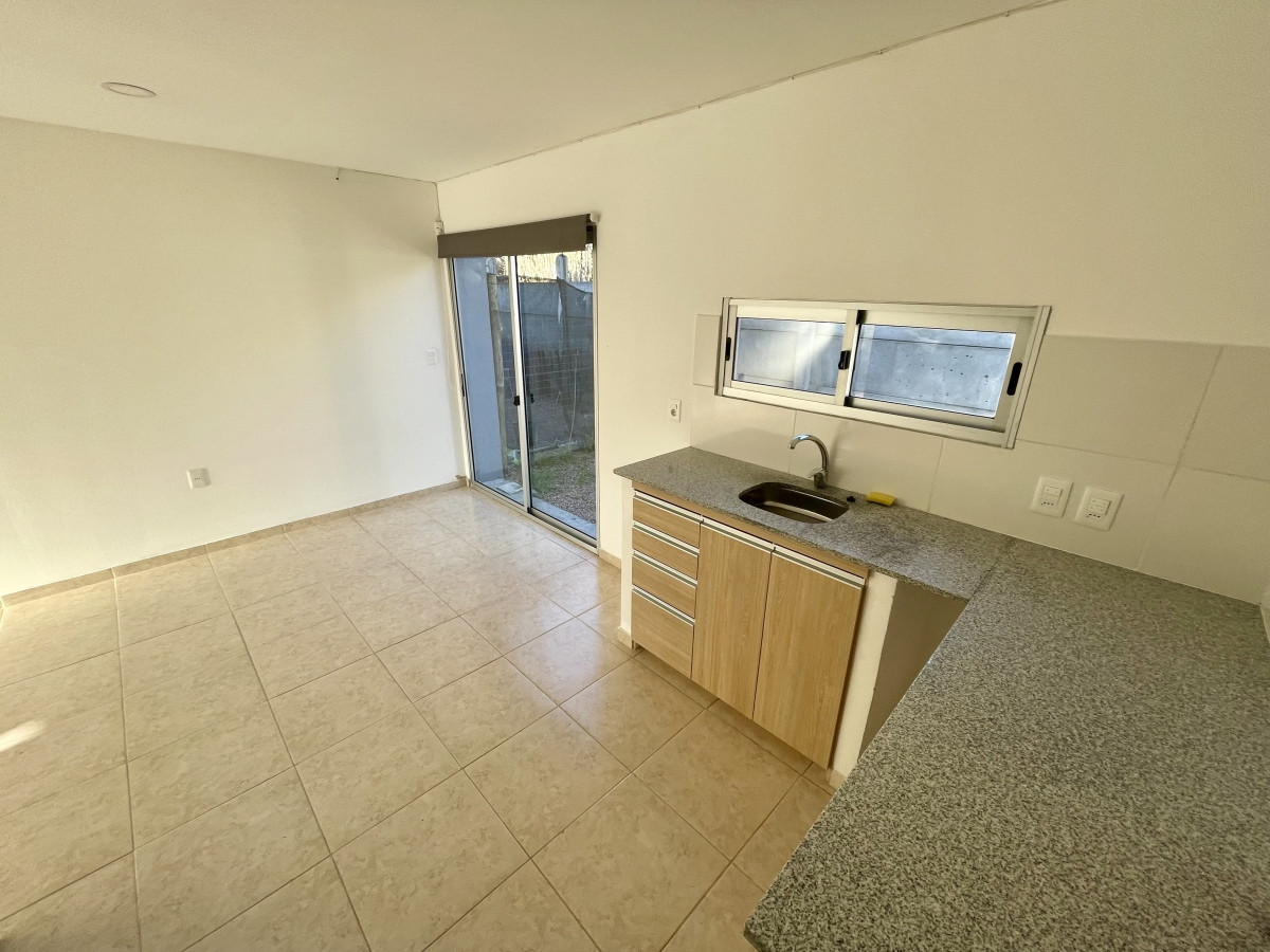 Alquiler Duplex 2 Dorm Balcón Patio Cochera Malvin Norte