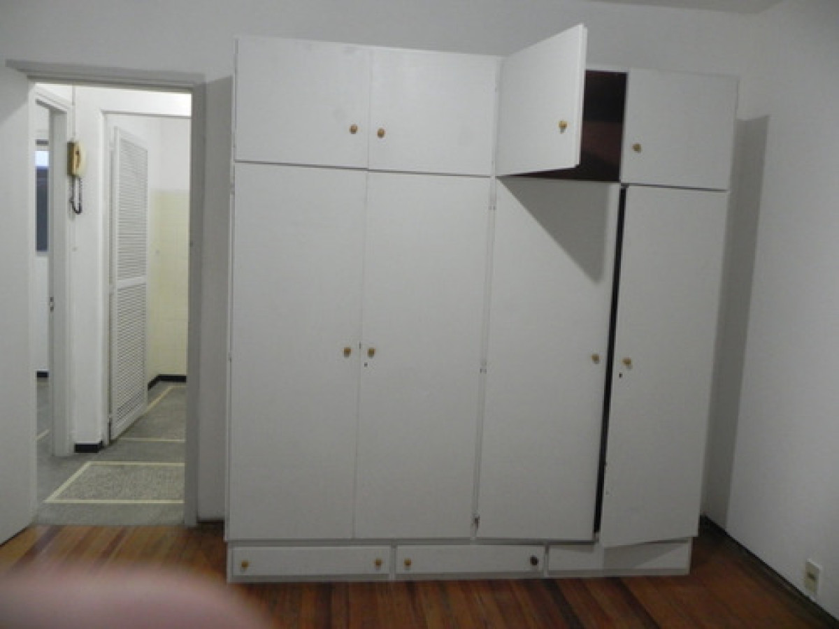 Alquiler Apartamento En Pocitos De 2 Dormitorios