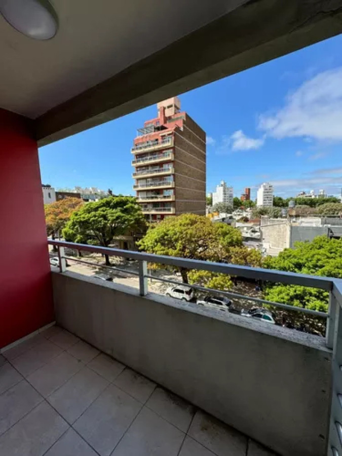 Alquiler Apartamento De 1 Dormitorio Balcón Garaje Pocitos 