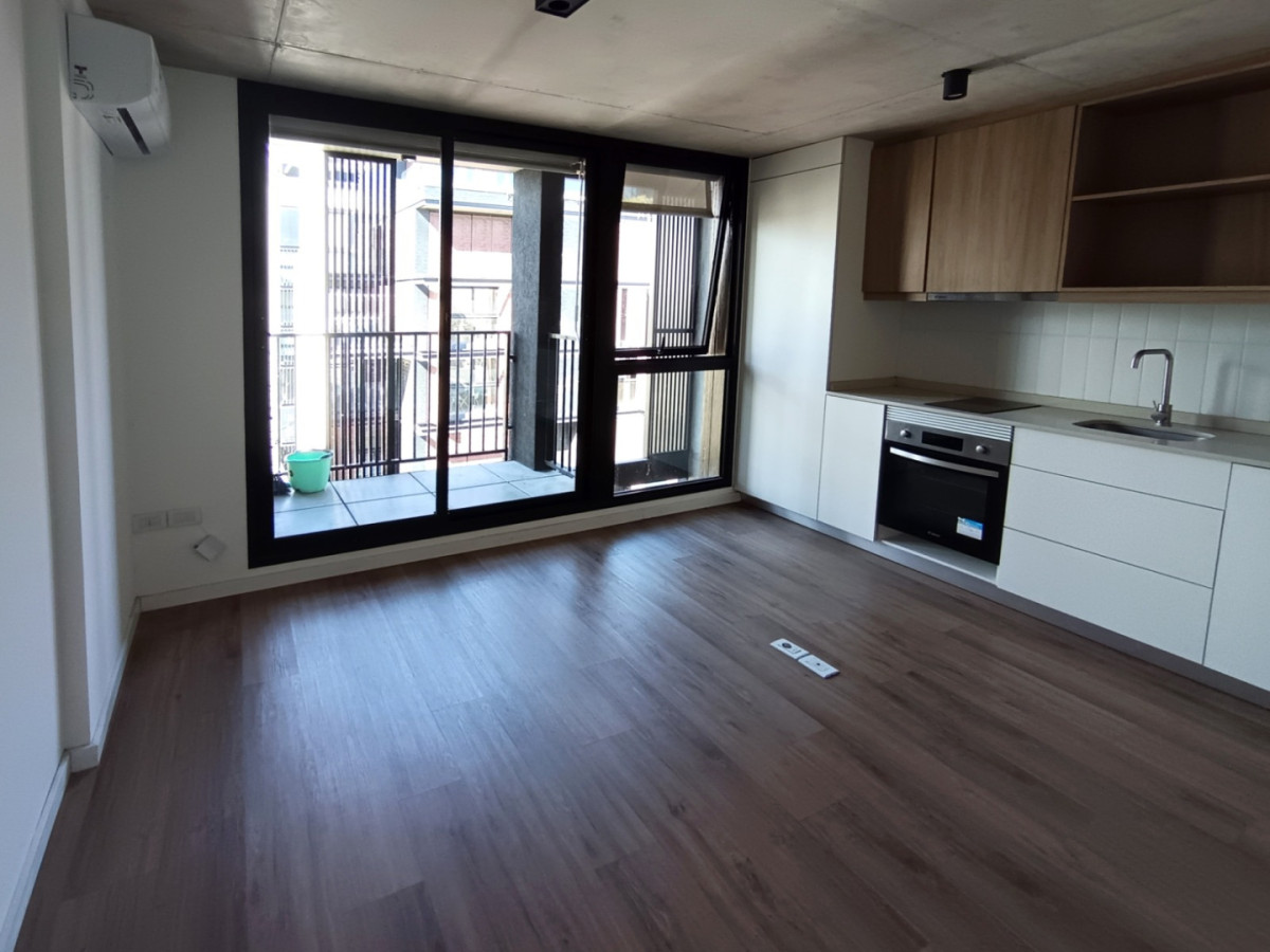 Alquiler Apartamento Nuevo De 1 Dormitorio Con Balcón Al Frente En Centro