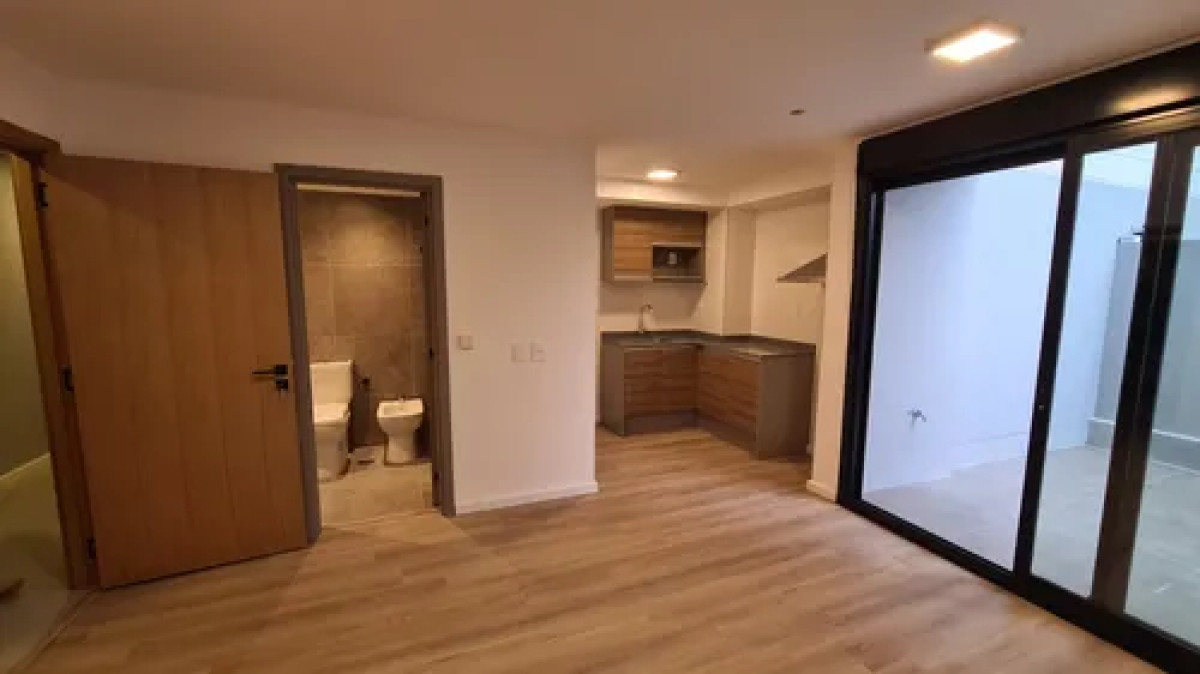 Monoambiente A Estrenar Con Patio Y Cochera