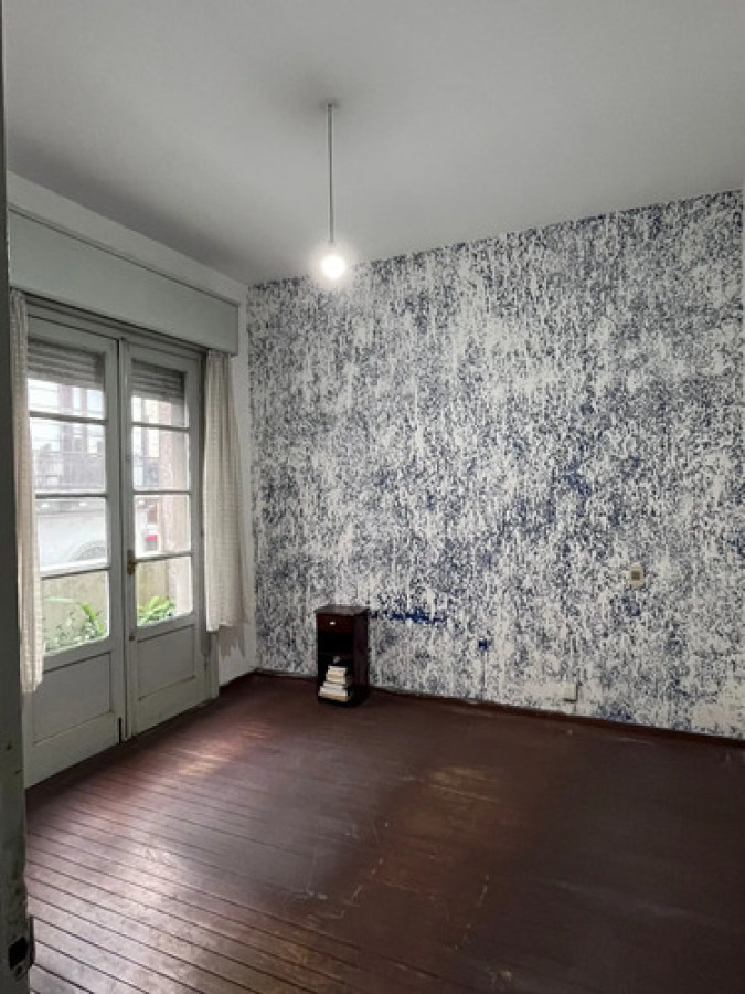 Venta Apartamento De 1 Dormitorio Con Balcón En Ciudad Vieja
