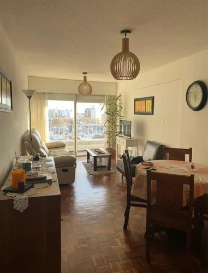 Lindo Apartamento De 2 Dormitorios En Pocitos