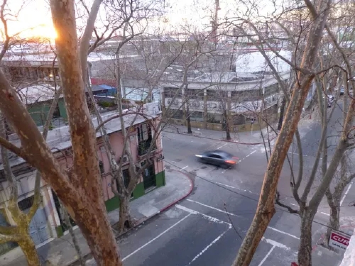 Apartamento En Venta 2 Dormitorios Amoblado Excelente Estado En Centro