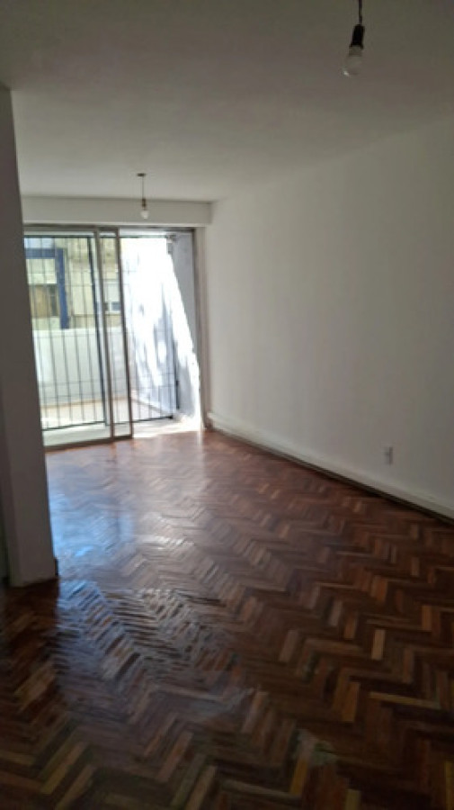 Alquiler Apartamento Céntrico 2 Dormitorios Con Terraza Y Patio