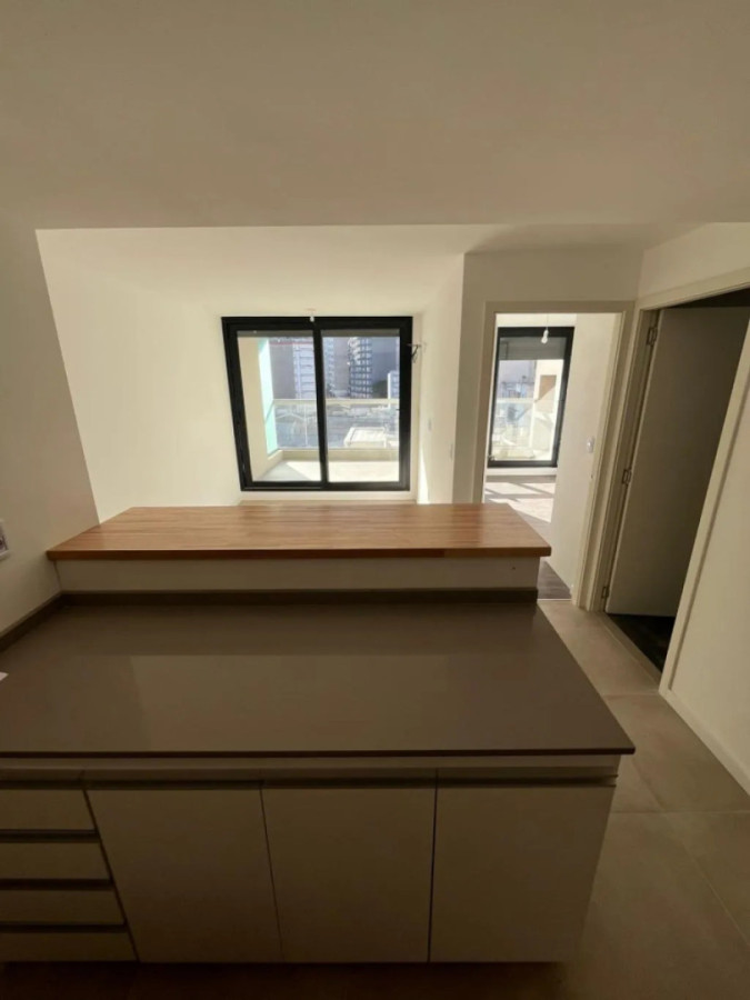 Alquiler Apartamento De 1 Dormitorio Con Terraza Y Parrillero Garaje En Centro