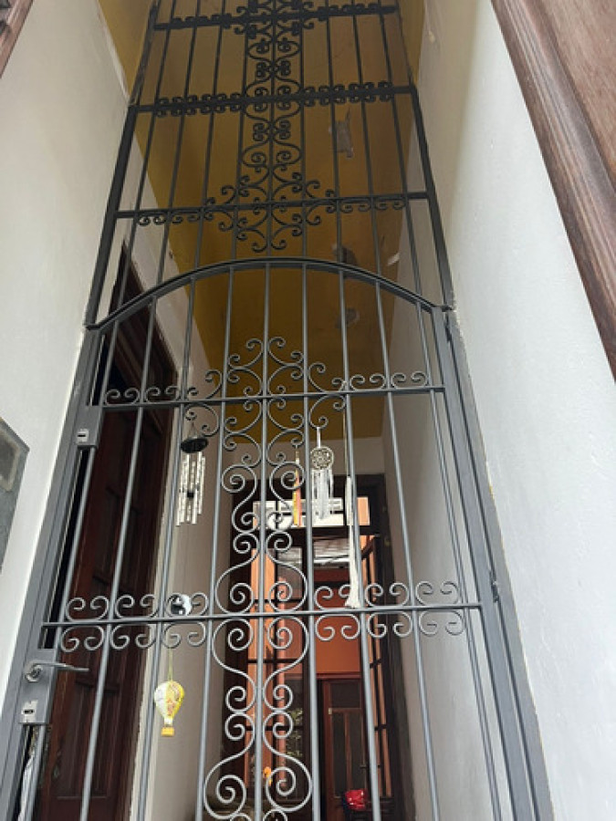 Venta Amplia Casa De Época En Aguada