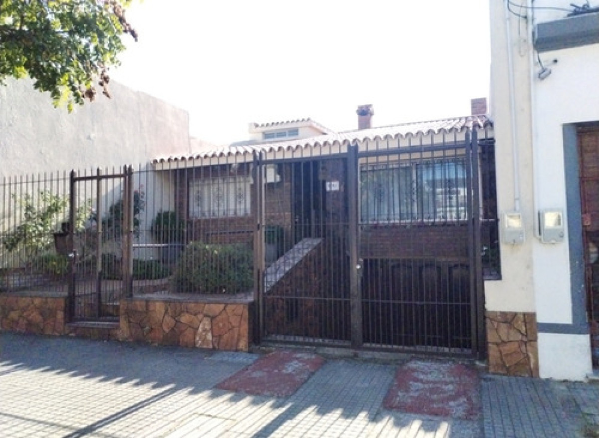 Venta Casa 3 Dormitorios, Patio, Garaje Y Parrillero En Jacinto Vera