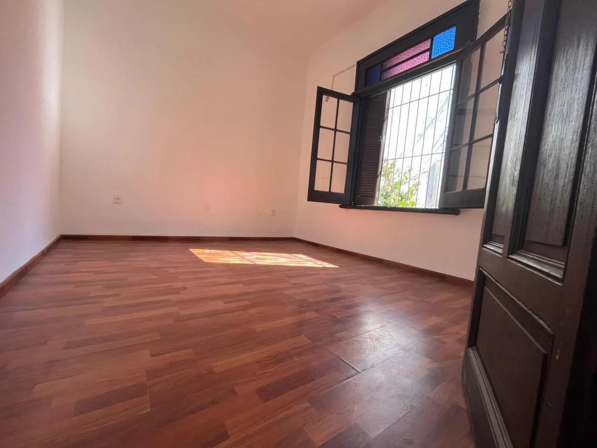 VENTA CASA EN CORDÓN 4 DORMITORIOS Y GARAJE