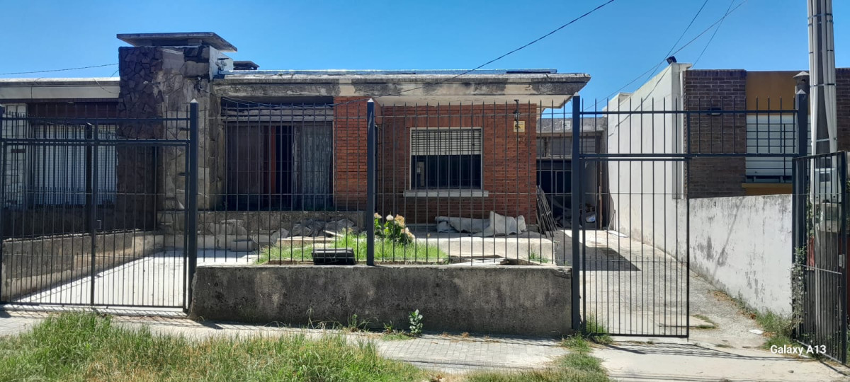 Venta Casa Reciclada Todo A Nuevo 2 Dormitorios En Pérez Castellanos