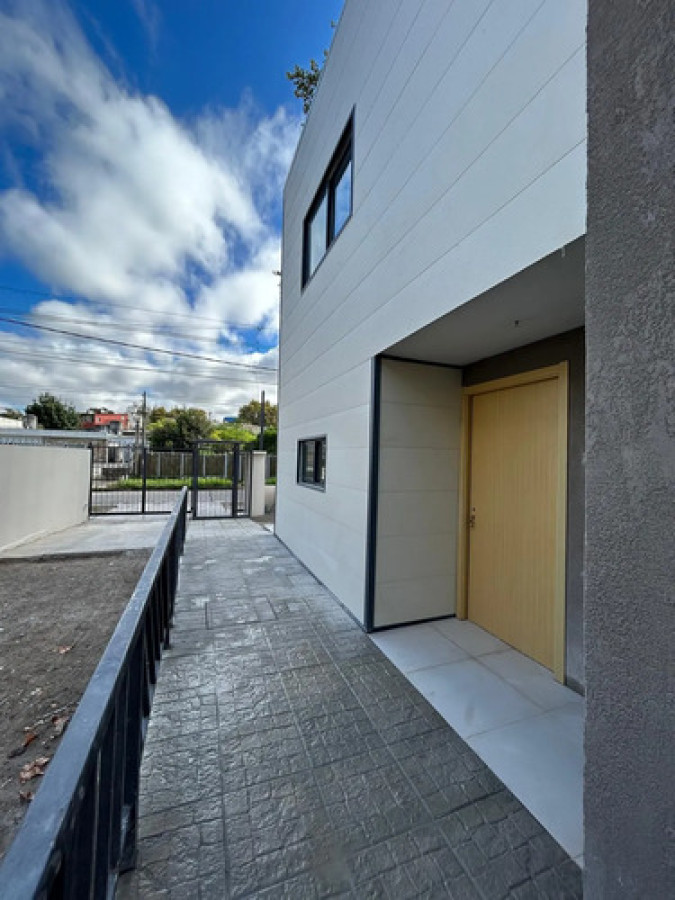 Alquiler Casa A Estrenar 2 Dormitorios Cochera Malvin Norte