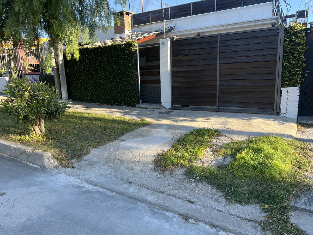 Alquiler de casa 2 dormitorios en Sayago
