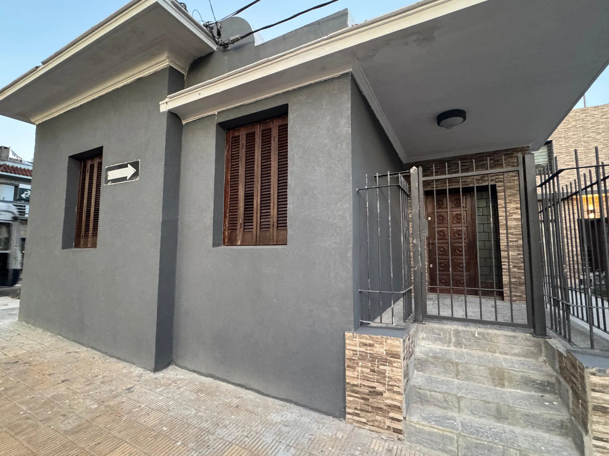 Alquiler Casa De 2 Dormitorios En Malvin