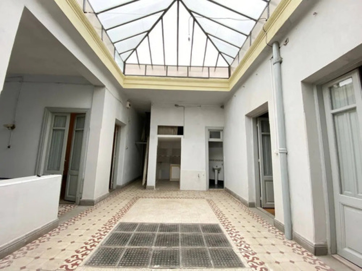 Venta Casa Amplia Con Renta 5 Dormitorios 2 Baños Bella Vista