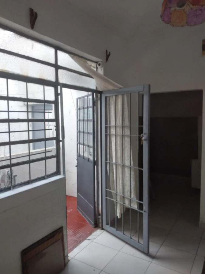 Alquiler Casa 1 Dormitorio Luminosa Sin Gastos Comunes En Brazo Oriental