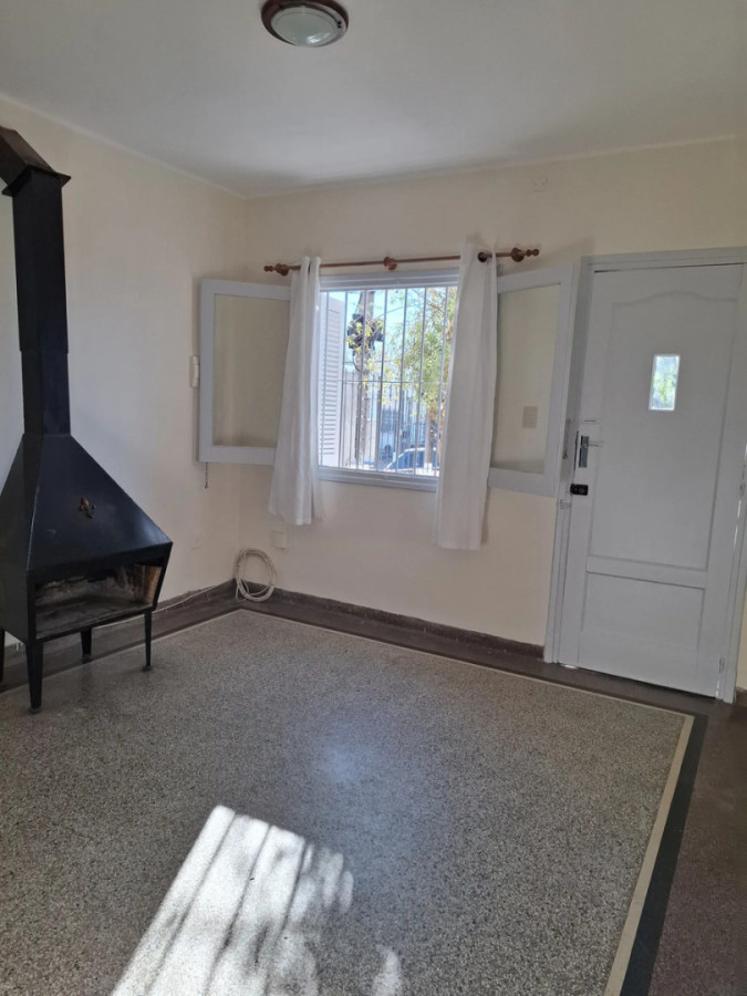 Alquiler Casa 2 Dormitorios Patio Parrillero Cochera Sin Gastos En Prado