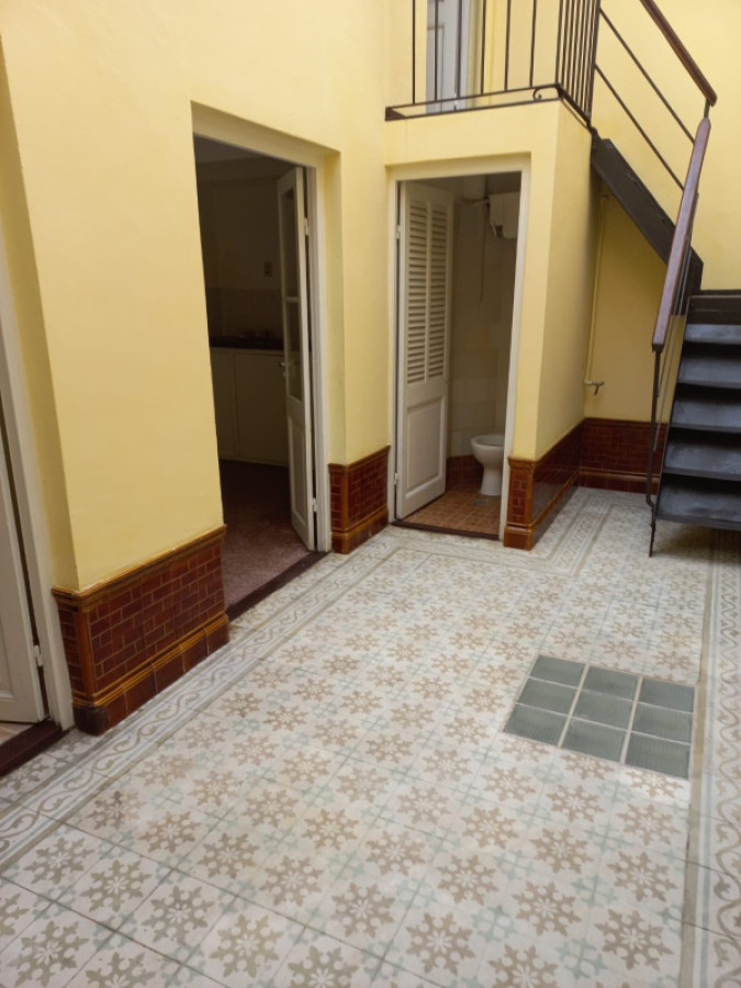 Casa De Estilo 6 Dormitorios Cerca Palacio Legislativo