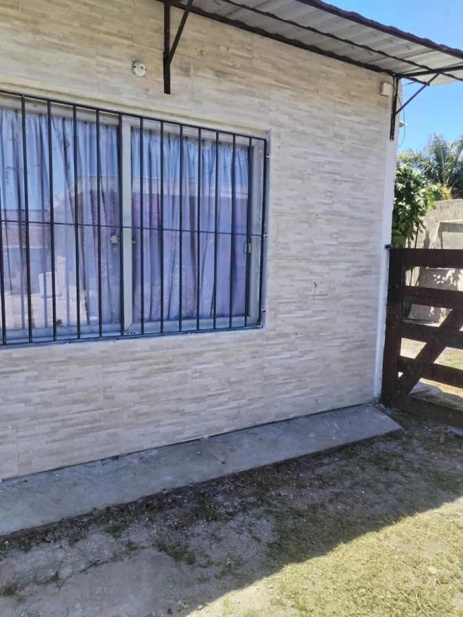 Alquiler Casa 1 Dormitorio Con Cochera En Curva De Maroñas