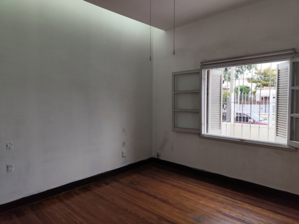 Alquiler Casa En Buceo 2 Dormitorio Como Nueva Con Cochera