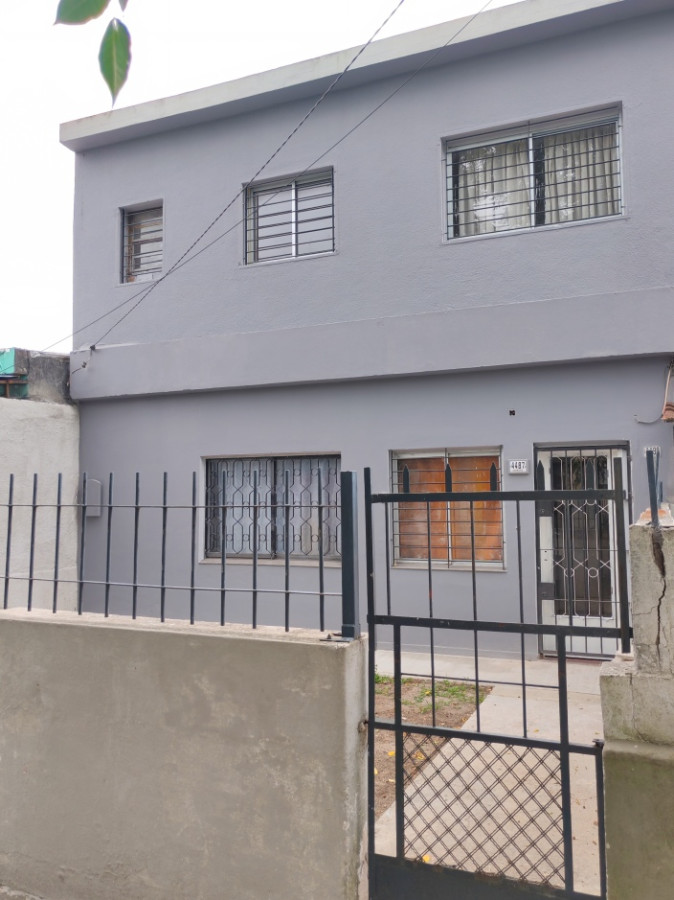 Alquiler De Casa Al Frente Dos Plantas Dos Dormitorios En Malvin Norte
