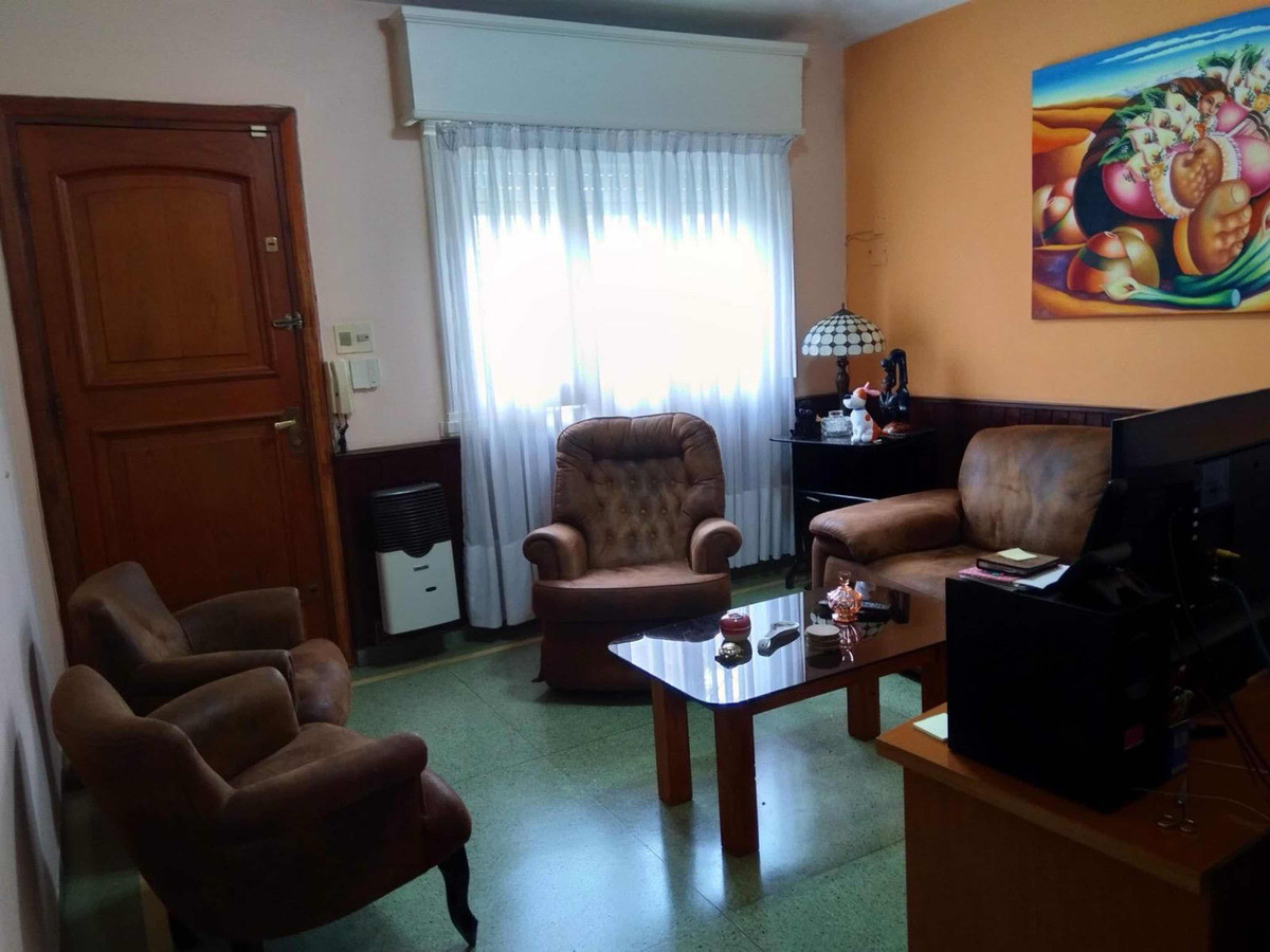 Hermosa Casa De 2 Dorm Con Patio y Cochera 