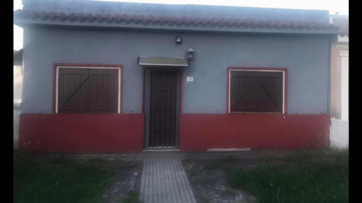 Venta Casa Con Renta 2 Dormitorios Patio Parrillero Garage En Colón